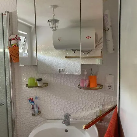Irma Haus Appartamento Jadranovo
