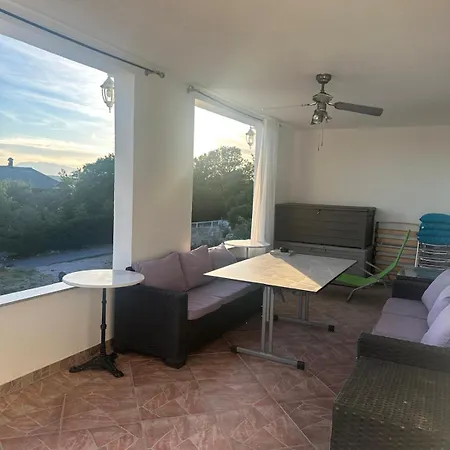 Irma Haus Appartamento Jadranovo