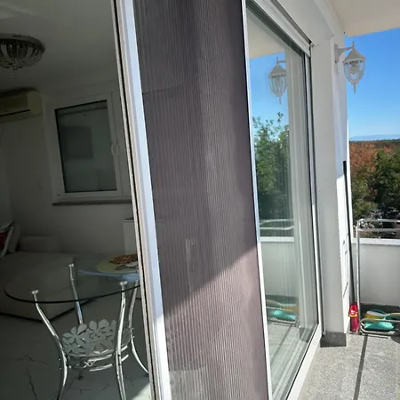 Irma Haus Appartamento Jadranovo